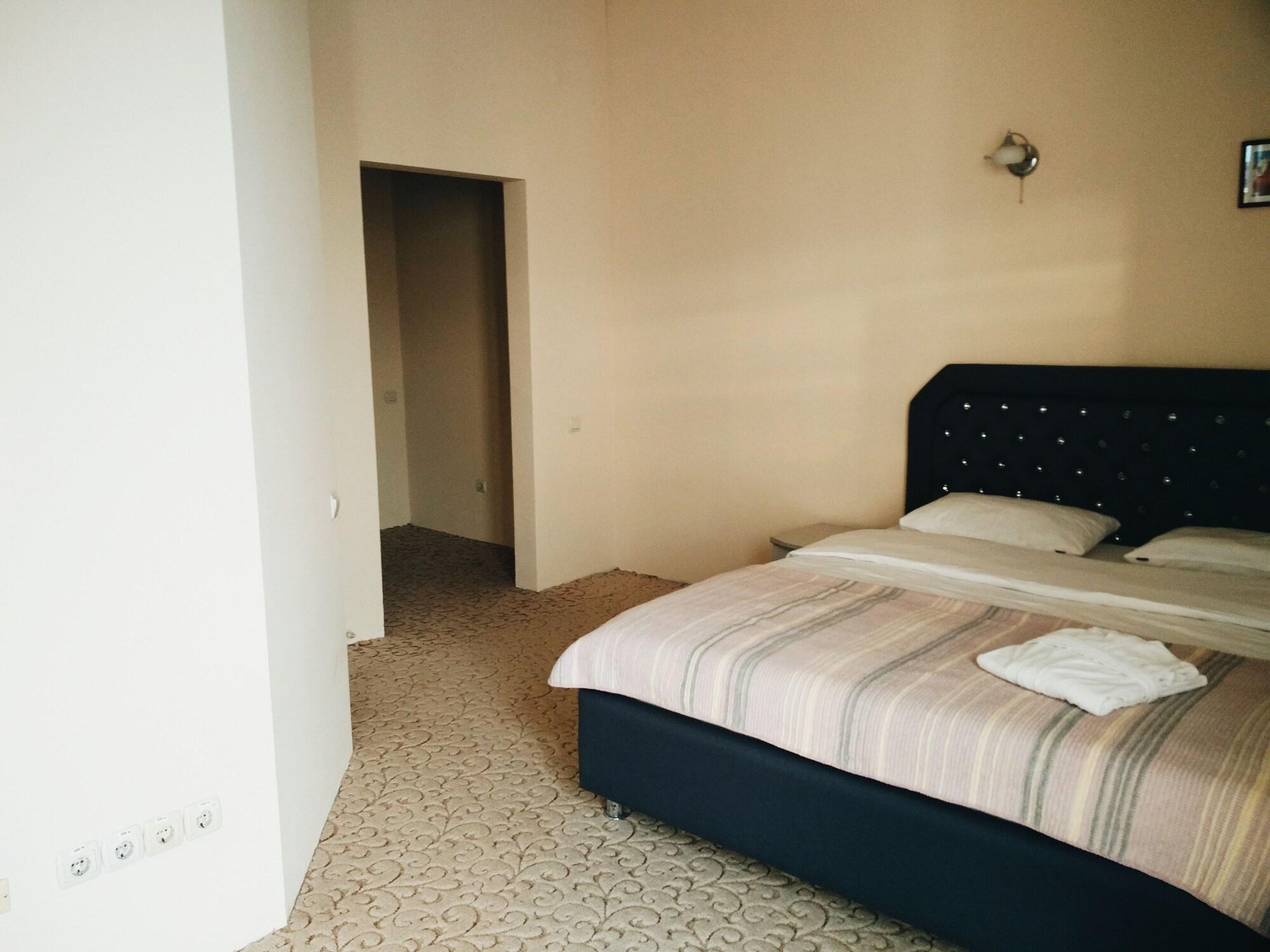 Mesogios Hotel Chişinău Eksteriør billede