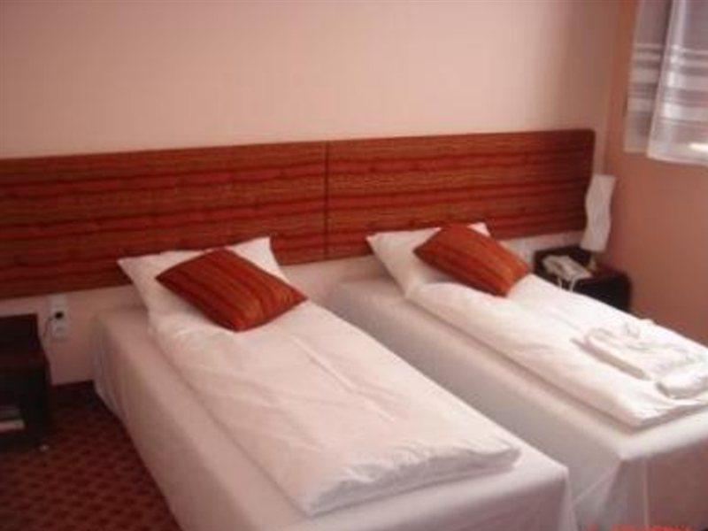 Mesogios Hotel Chişinău Eksteriør billede